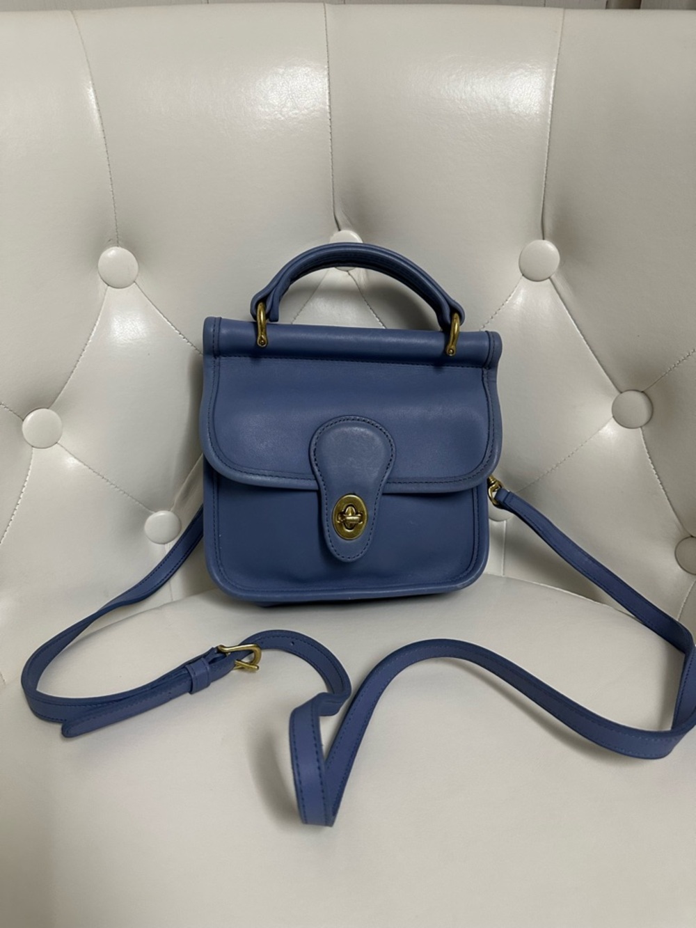 Vintage coach rare periwinkle Winnie bag